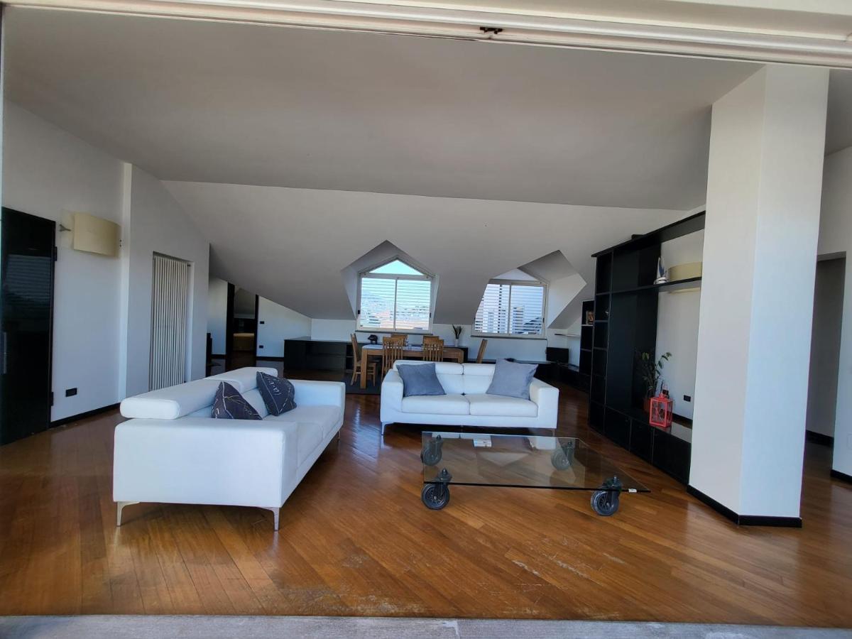 Apartmán Attico Dei Castelli Verbania Exteriér fotografie