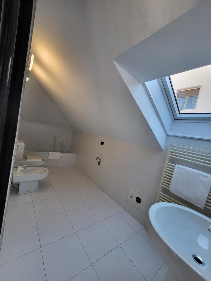 Apartmán Attico Dei Castelli Verbania Exteriér fotografie
