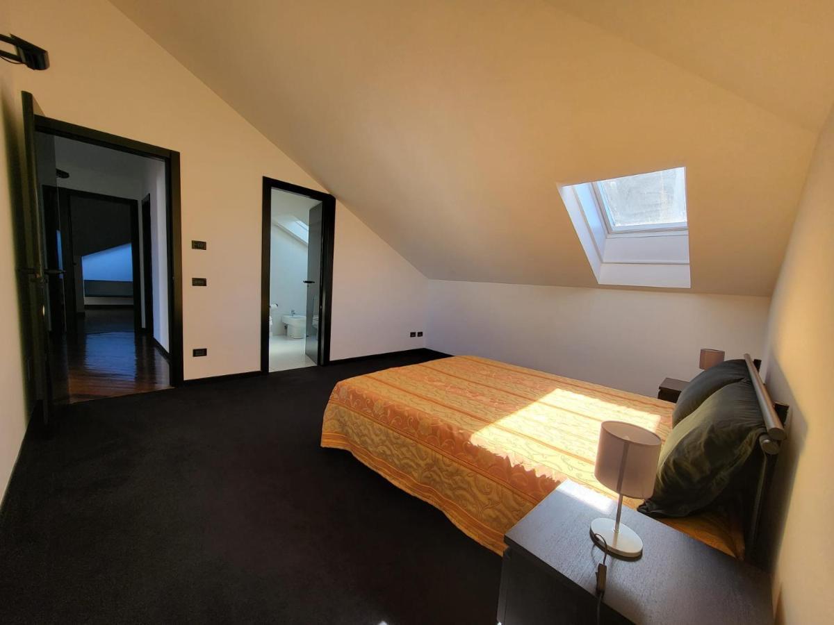 Apartmán Attico Dei Castelli Verbania Exteriér fotografie